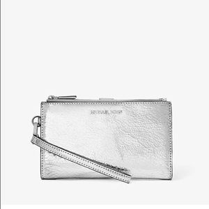 Michael kors smartphone wallet/wristlet